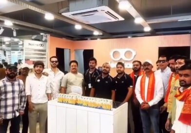 हिन्दू जागरण मंच ने लेंसकार्ट कर्मियों को मालिक की दोहरी मानसिकता से कराया परिचित