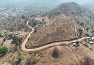 पहाड़ों के बीच बसा चाऊरडोंगरी अब बारहमासी सड़क से जुड़ा