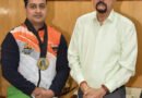 राज्यपाल ने स्वर्ण पदक विजेता श्रीमंत झा को दी बधाई