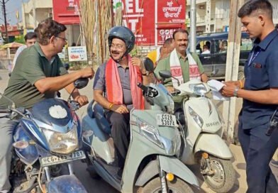 स्कूटी पर औचक निरीक्षण करने निकले डिप्टी सीएम साव