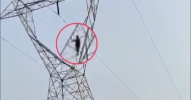 पत्नी के मायके जाने से नाराज पति चढ़ा हाईटेंशन टावर पर