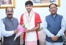 अंडर 18 एशिया कप विजेता खिलाड़ी ने सीएम से की मुलाकात