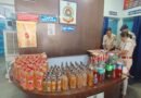 नकली होलोग्राम और शराब के साथ एक तस्कर गिरफ्तार, दो फरार