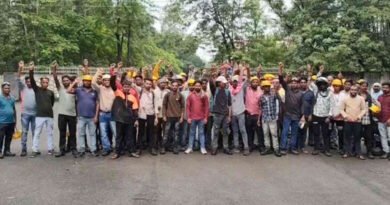 वेतन नहीं मिलने पर बंसल इंफ्राटेक के 150 श्रमिकों ने काम बंद कर किया प्रदर्शन