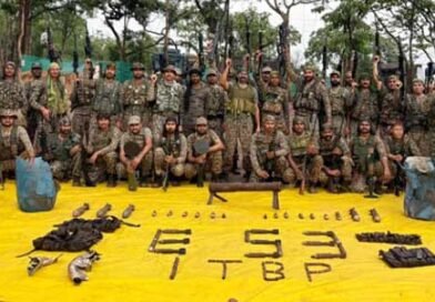 नक्सली डंप से 15 किलो वजनी आईईडी सहित हथियार बरामद