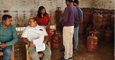 गैस एजेंसी पर खाद्य विभाग का छापा, 605 सिलिंडरों जब्त,एफआईआर भी