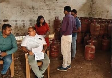 गैस एजेंसी पर खाद्य विभाग का छापा, 605 सिलिंडरों जब्त,एफआईआर भी